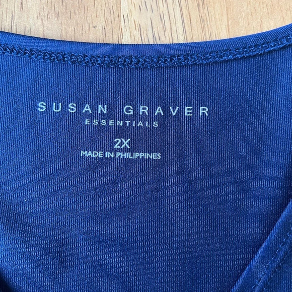 Susan Graver Essentials long sleeved top, size 2X - Picture 2 of 3
